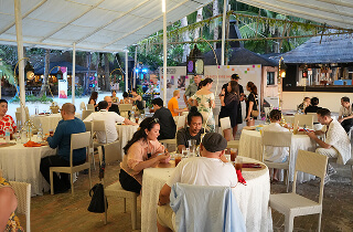 Instructor Clara Hughes demonstrating